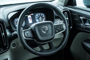 Volvo XC40 T4 Momentum 2018 года  (JP)